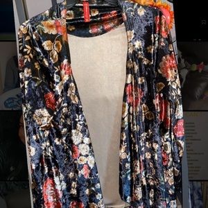 I never wear it and I need to sell it to someone